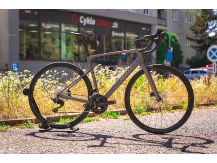 Cestný endurance bicykel Scott Addict 50 Tungsten Grey 2026